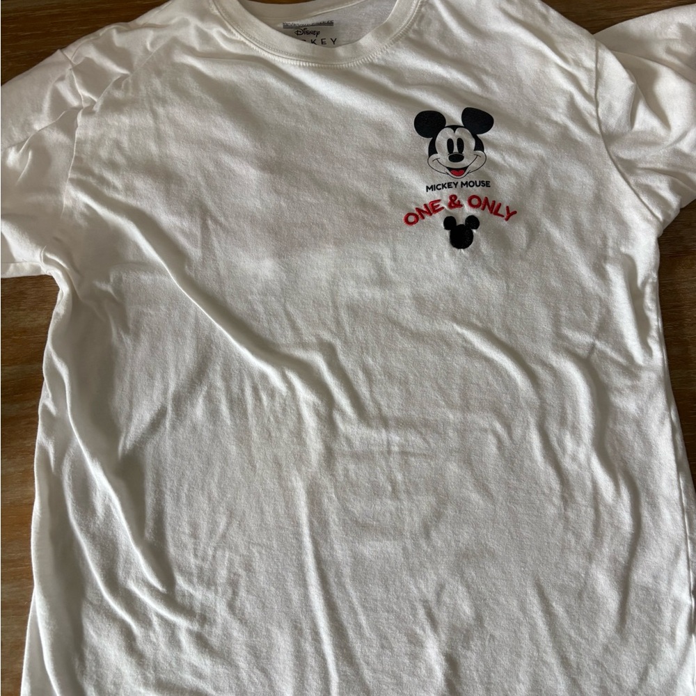 Disney Freeze embroidered Mickey Mouse o be‎ & only White T-Shirt size L